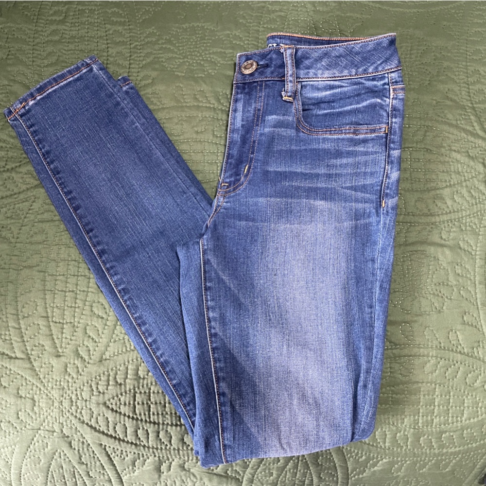 American Eagle Blue Jeans super stretch.
